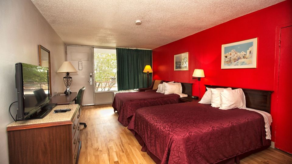 Norfolk Country Inn and Suites