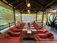Chomka Thnong Resort - parking