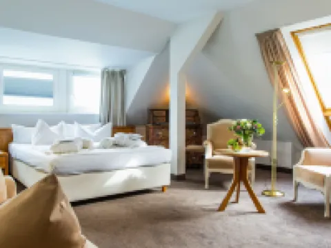 荷斯坦霍夫酒店 鄰近SEA LIFE Timmendorfer Strand的酒店