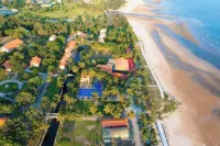 Dat Lanh Beach Resort Hotels in La Gi