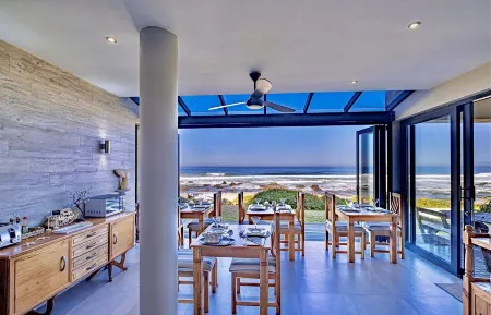 Sawubona Guesthouse Отели в г. Beachview