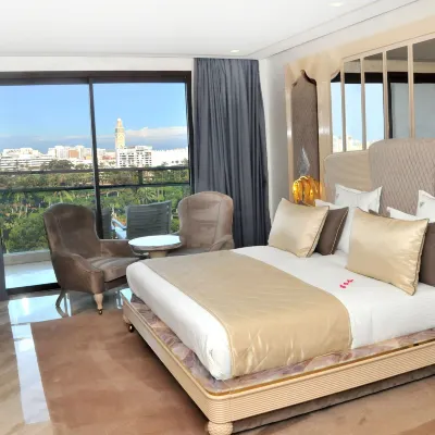 Suite Hotel Casa Diamond Отели рядом с достопримечательностью «Вилла искусств»