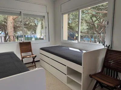 30m from the beach, overlooking the port, apartment with beautiful balcony and wifi