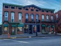 The Happy Place, a charming 2-bedroom apartment in Uptown Circleville Hotels in Pickaway County