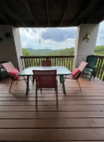 Walkin 2Br,2 Bath. Condo, Beautiful View of Table Rock Lake and the Ozark Mtns.