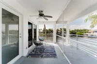 Serene Waterfront 2BR 2BA with Intracoastal Views, Pool, Balcony, Parking