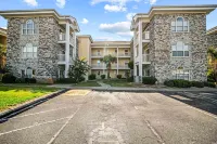Spacious Condo with Golf Course and Pond Views - Charming Retreat Hotels in Horry County