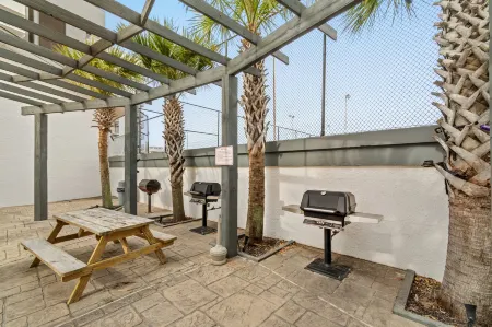 Heated Pool and Tennis Courts - Stunning Family Paradise