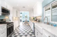 Harbor View and Spacious Patio - Beautiful Balboa Island Getaway