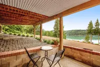 Bayfront apartment with private patio, beach access, water views, AC & W/D Hotels in Port Ludlow