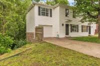 Bike-in Bike-out handsome 3-bedroom townhome in heart of Bentonville