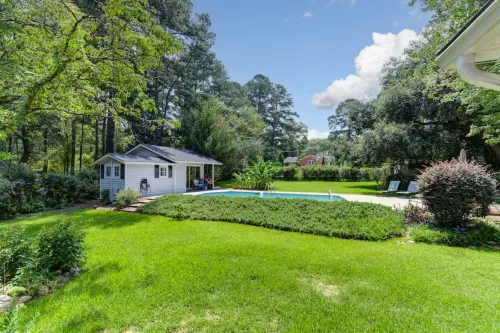 Private Pool and Pool House Retreat Minutes from Columbia - Stunning Oasis Hotel a Forest Acres