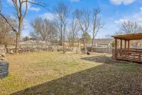 Charming 4Br Home Near Razorback Stadium Hôtels à : Fayetteville