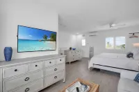 Ocean View and Large Kitchen Island - Delightful Coastal Retreat