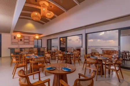 Arrival Beach and Spa at Gulhi