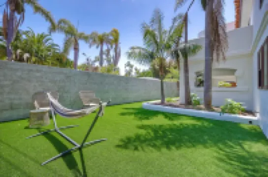 Swimming Pool, Pickleball Courts, and Volleyball Court - Luxurious Coastal Haven