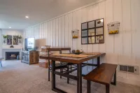 Private Balcony and Ocean Views - Spectacular Coastal Retreat