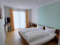 Landgasthof Adler Hotels in Illmensee