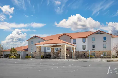 Quality Inn & Suites Monterey, TN - Crossville, TN