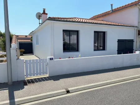 Seaside house (6 to 8 persons ) 80 m.de la Corniche and the beach