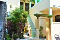 Explore Island Inn Hotels near FUNA JOALI
