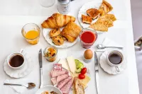Demeures & Châteaux - Hôtel de La Porte Saint-Malo - breakfast