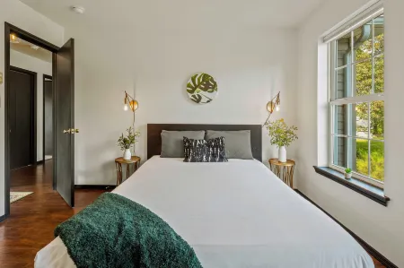 Pool and Game Room Oasis - Stunning Mountain Retreat