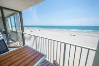 Balcony and Heated Pools - Stunning Ocean View Retreat