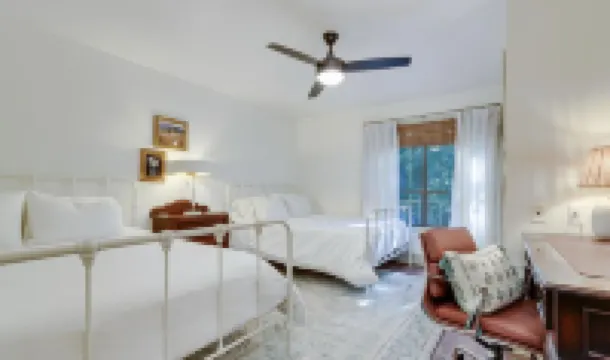 NEW TO VRBO 3 MIN TO LAKE MARTIN ON AUBURN SIDE STILLWATERS GATED GOLF MARINA