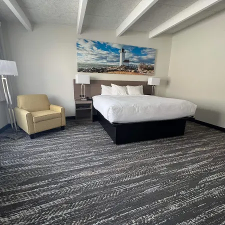 Days Inn by Wyndham Manitowoc