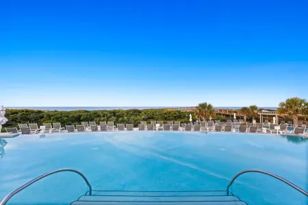 Stargazing Watchtower, Pool, Community Access - Charming Oasis Отели в г. Сисайд