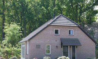 Holiday Home with a Terrace at Bedafse Bergen