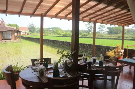 Alamanda Family Villas, Pool & Local Tours