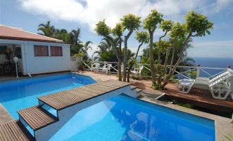 El Momo Cottages