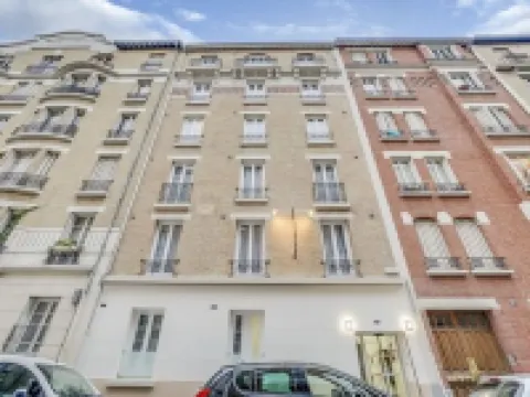 Paris Hotel Hotels in Clichy