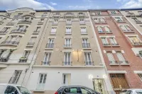 Paris Hotel Hotels in Clichy