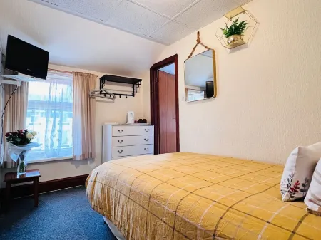 Galaxy Hotel Отели рядом с достопримечательностью «Solaris Centre»