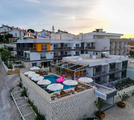 Twins Hotel Çeşme Отели в г. Boyalik Mahallesi