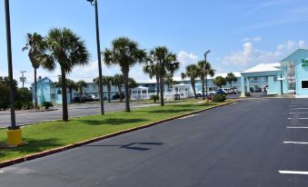 Destin Inn & Suites