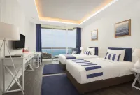 Swiss-Belresort Belitung - balcony