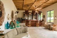 Itz'Ana Resort & Residences - ที่มีบาร์