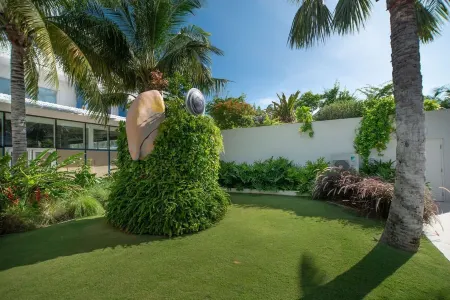 Cayman Luxury Rentals at the Grove Отели рядом с достопримечательностью «Камана Бэй»