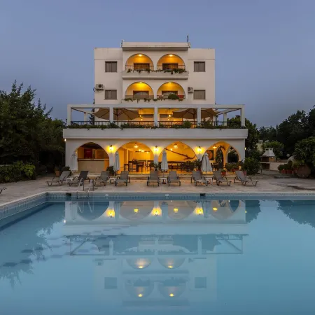 Stephanos Hotel Apartments