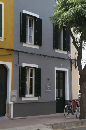 Hotel Los 5 Sentidos Отели рядом с достопримечательностью «Es Bot - Algaiarens»