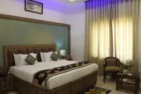 Regal Hotel and Restaurant فنادق في ماثورا