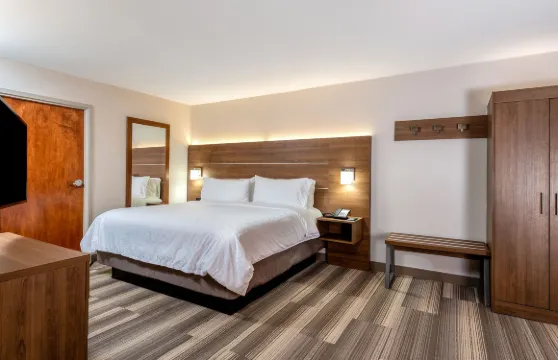 Holiday Inn Express 教堂山