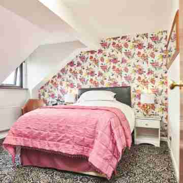 Quilt and Croissants Guest House Rooms