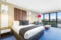 Quality Hotel Taylors Lakes Hotels near Phuong Vi Restaurant