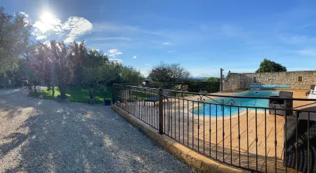 Chambre d'Hotes les Cigales Отели в г. Ком