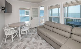 Blufin Bungalows & Marina